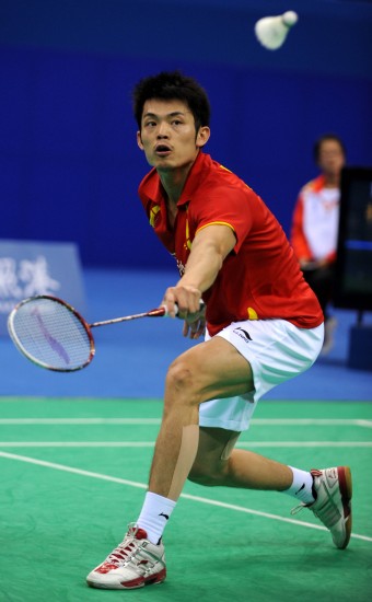 正是他的助 正是他的助